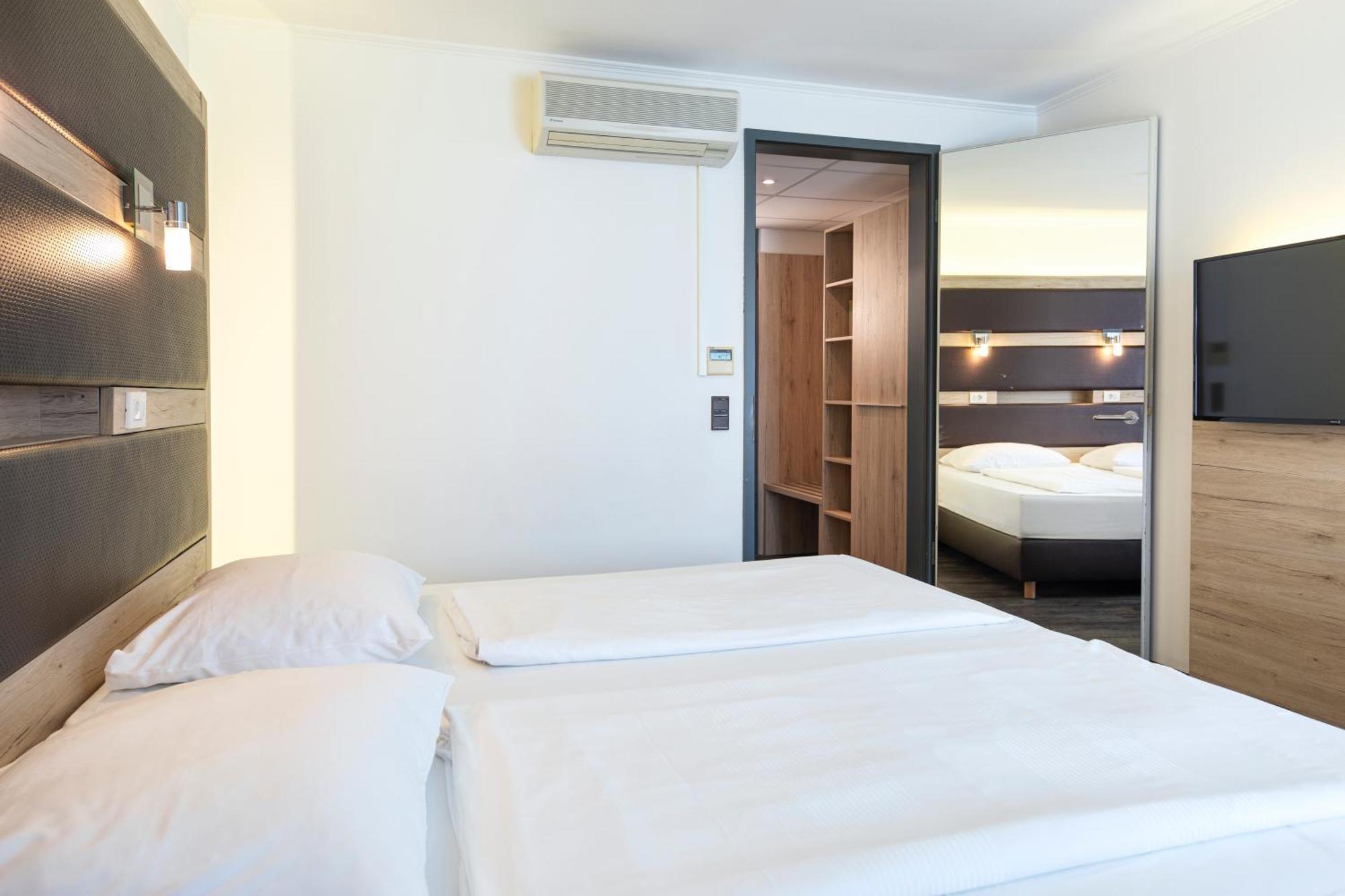 Roomingtons Kaiserhof Hotel 4*
